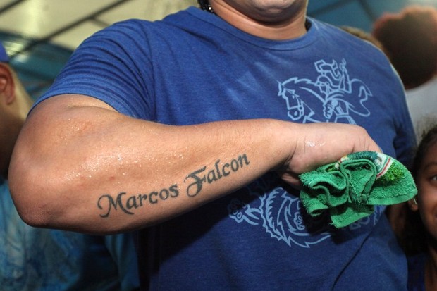 Tatuagem que o filho de Marcos Falcon fez em homenagem ao pai (Foto: Claudio Andrade / EGO)