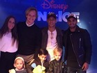 Neymar assiste a espetáculo da Disney com o filho, David Lucca