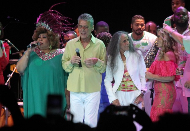 Alcione, Chico Buarque, Maria Bethânia e Rosemary em show no Rio (Foto: Thyago Andrade/ Brazil News)