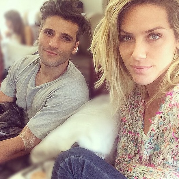 Bruno Gagliasso e Giovanna Ewbank embarcam de férias (Foto: Reprodução/Instagram)