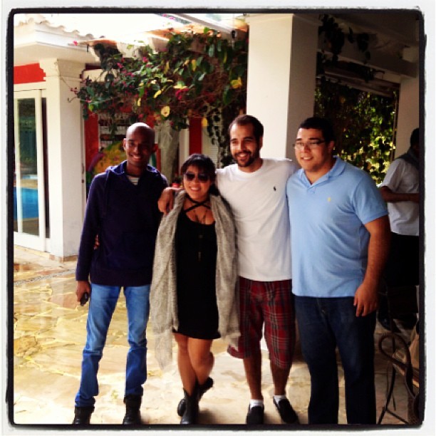 Gabriel com os irmãos, filhos do casamento de Zeca Pagodinho com Mônica Silva (Foto: Reprodução/Instagram)