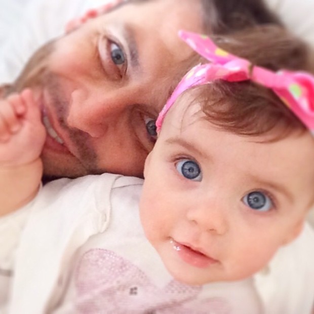  Henri Castelli com a filha (Foto: Reprodução/Instagram)
