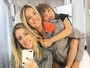 Ticiane Pinheiro faz pose fofa com a filha e a enteada