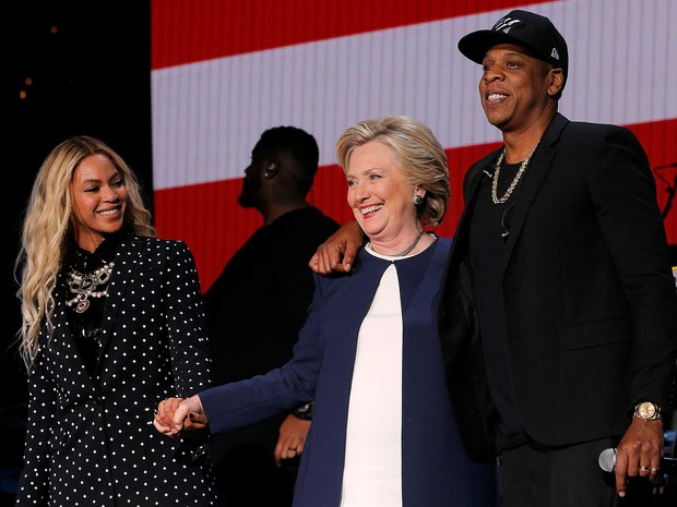 Beyoncé, Hillary Clinton e Jay-Z em Cleveland, nos Estados Unidos (Foto: Justin Sullivan/ Getty Images/ AFP)
