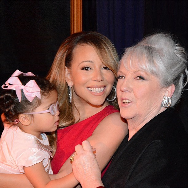 Mariah Carey com a filha e a mãe, Patricia Carey (Foto: Instagram/Reprodução)