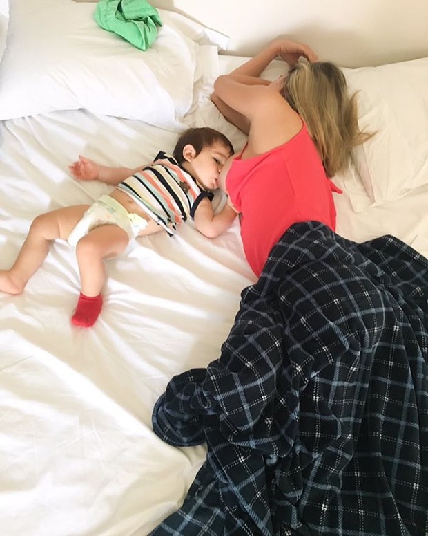 Adriana Sant&#39;Anna com seu filho (Foto: Instagram / Reprodução)