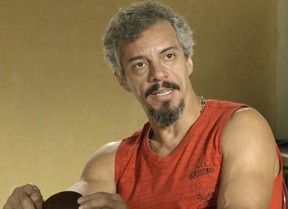 Osvaldo Mil como Juca na novela A Regra do Jogo (Foto: Reprodução/Globo)