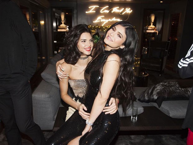 Kendall Jenner e Kylie Jenner em festa (Foto: Instagram/ Reprodução)