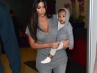 Kim Kardashian e North usam looks combinados