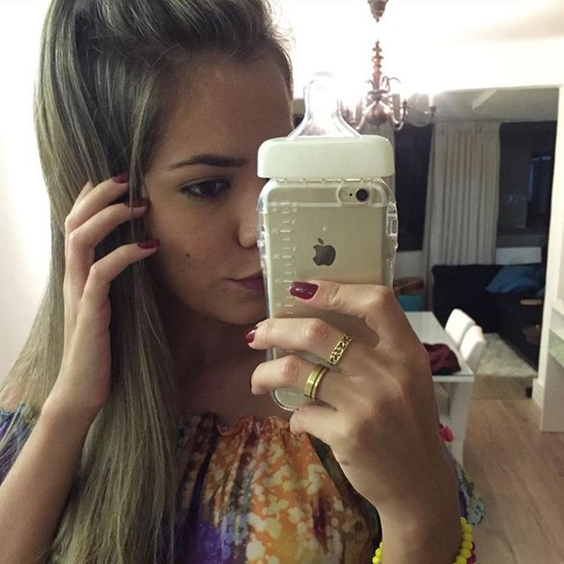 Ex-BBB Adriana posa para selfie (Foto: Instagram/ Reprodução)