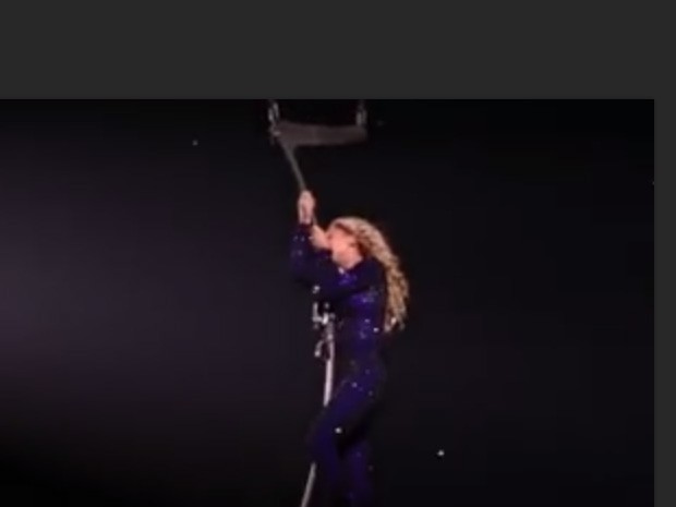 Beyonce atende fã (Foto: Reprodução)