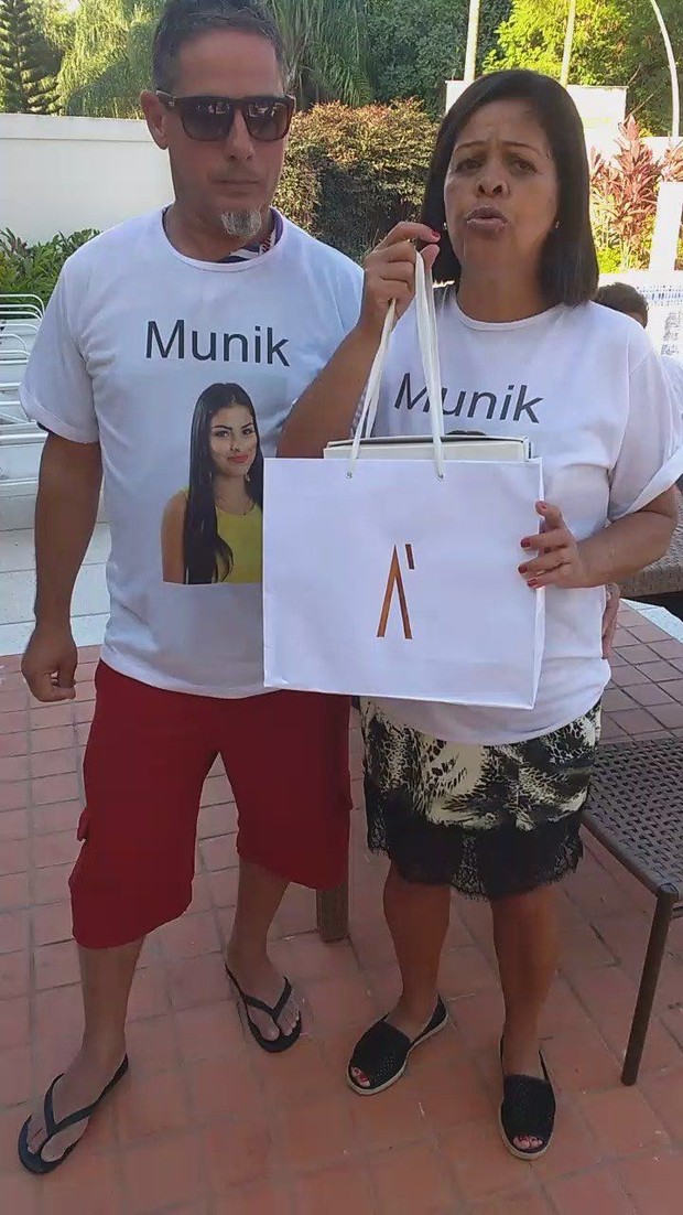 Pais da Munik  (Foto: Ego)
