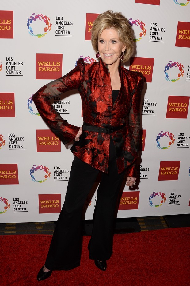 Jane Fonda no tapete vermelho do homenageados no LGBT Vanguard Awards 2015 (Foto: Getty Image)