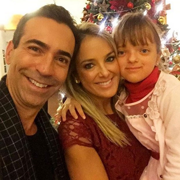 César Tralli e Ticiane Pinheiro com Rafaella Justus, filha da apresentadora (Foto: Instagram/ Reprodução)