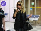 Look do dia: Sabrina Sato veste preto total para embarcar em aeroporto