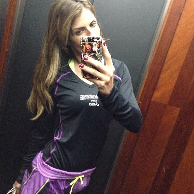 Carol Magalhães indo correr (Foto: Instagram / Reprodução)