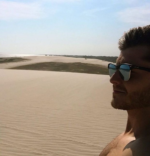 Klebber Toledo durante passeio por dunas de Jericoacoara, no Ceará (Foto: Reprodução/Instagram)