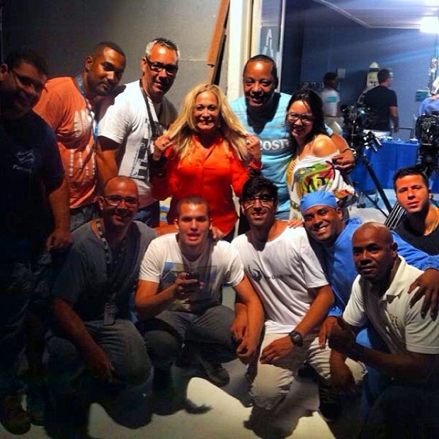 Susana Vieira com equipe de &#39;Amor à vida&#39; (Foto: Instagram)