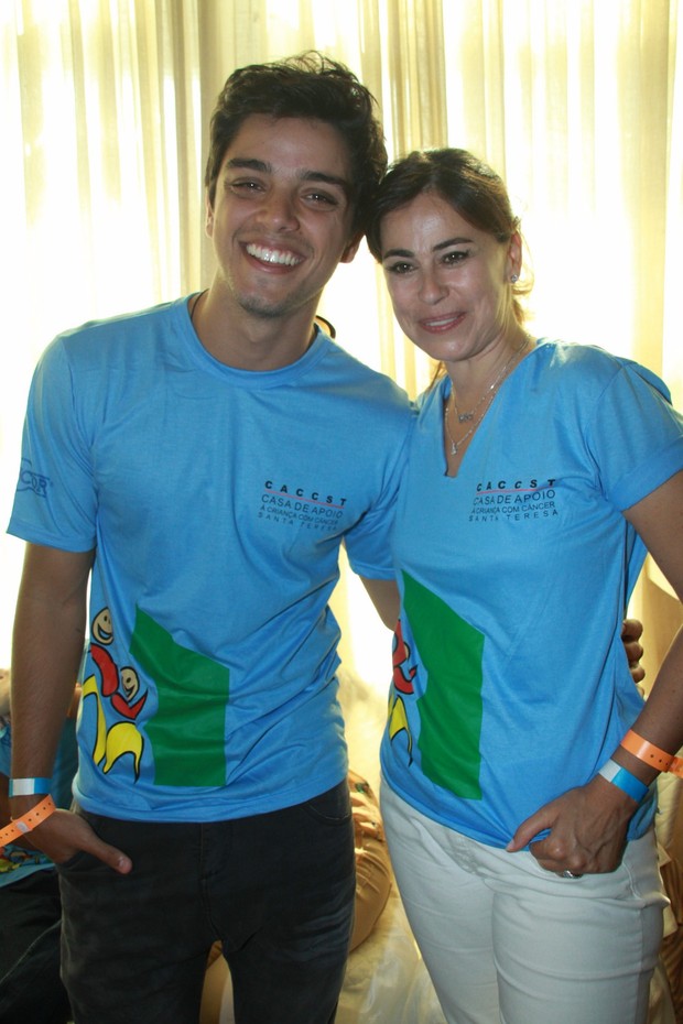 Rodrigo Simas e Daniela Escobar (Foto: Graça Paes/Fotorio News)