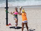 Beldades fazem treino funcional em praia do Rio
