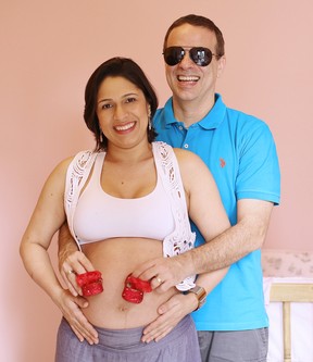 Dudu Braga e a mulher, Valeska, esperam a primeira filha, Laura (Foto: Iwi Onodera / EGO)
