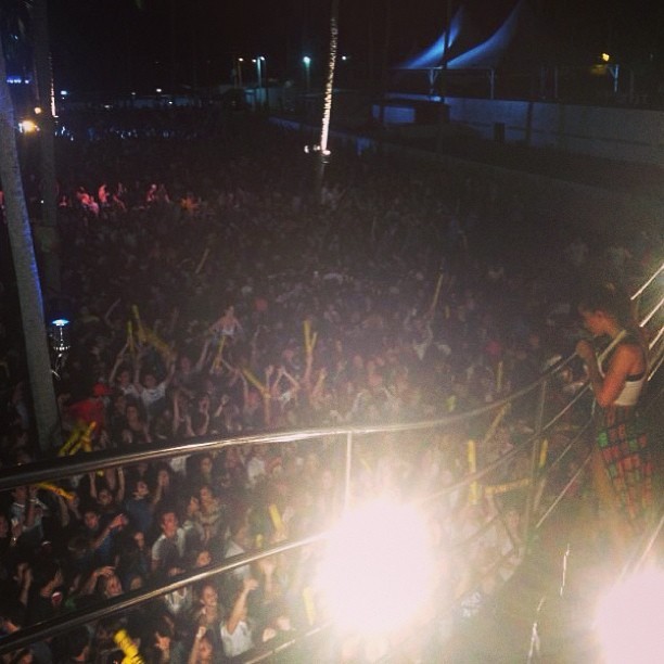 Anitta em show em Porto Seguro, na Bahia (Foto: Instagram/ Reprodução)