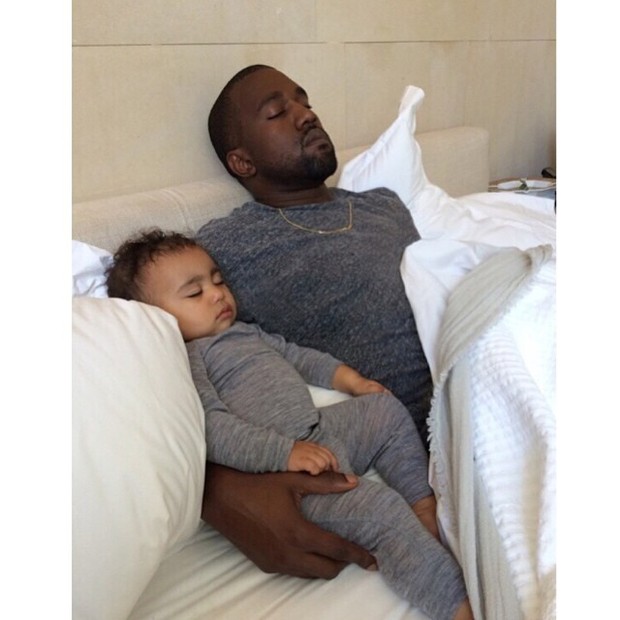 Kanye West com a filha, North (Foto: Instagram/ Reprodução)