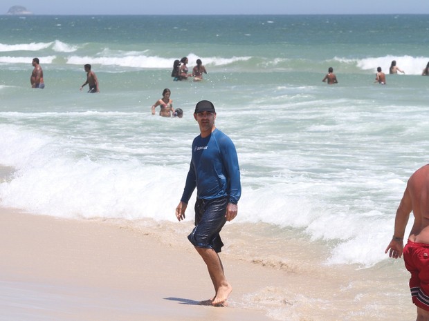 Floriano Peixoto na praia (Foto: Wallace Barbosa / Agnews)
