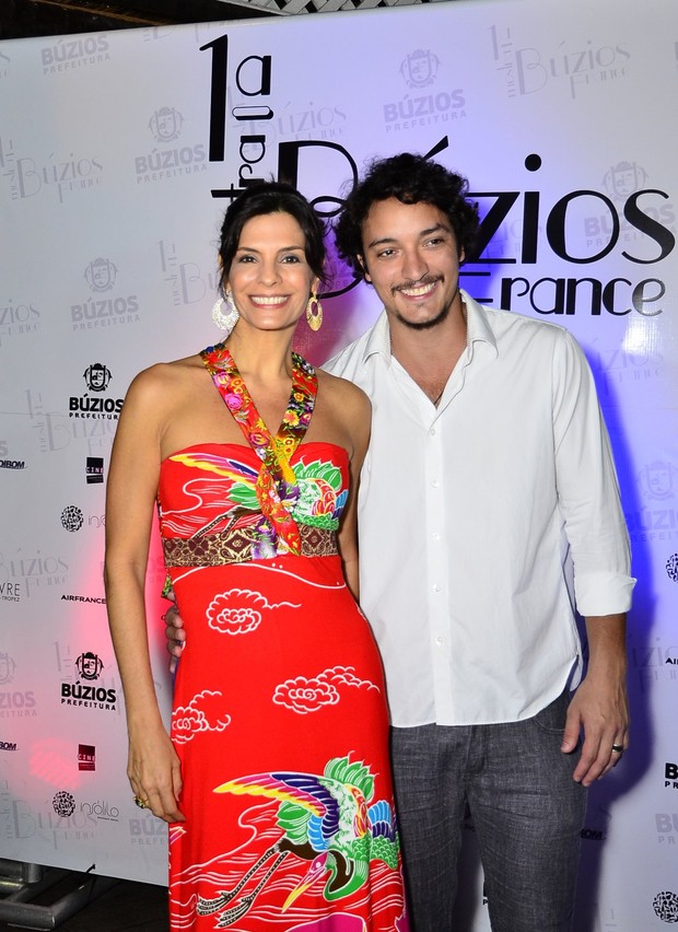 Helena Ranaldi com o namorado, Allan Souza Lima (Foto: Divulgação/Henrique Oliveira)