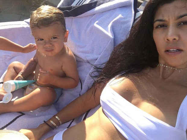 Kourtney Kardashian e o filho caçula, Reign Aston Disick (Foto: Instagram/ Reprodução)