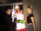 Justin Bieber se diverte com Kendall Jenner e Hailey Baldwin