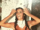 Solange Gomes relembra carnaval com foto de topless e primeiro silicone