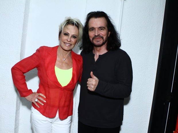 Ana Maria Braga com Yanni após show do cantor no Rio (Foto: Raphael Mesquita/ Foto Rio News)