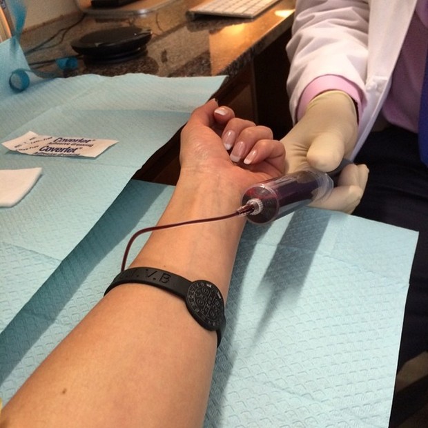 Luciana Gimenez faz tratamento com sangue (Foto: Instagram / Reprodução)