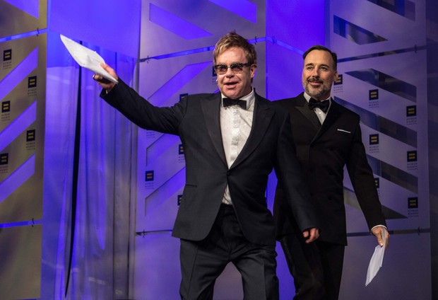 Elton John e David Furnish (Foto: AFP/ Agência)