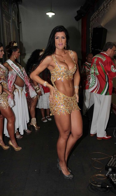 Camila Vernaglia é coroada miss da X9 Paulistana (Foto: Orlando Oliveira/Ag.Brayan Celebrity/Divulgação)