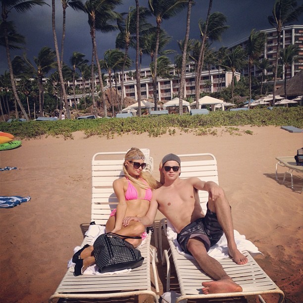 Paris Hilton e namorado (Foto: Instagram / Reprodução)
