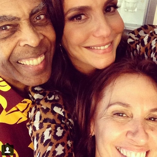 Gilberto Gil e Ivete Sangalo com Flora Gil em festa na Zona Sul do Rio (Foto: Instagram/ Reprodução)
