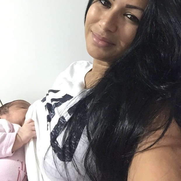 Mulher Moranguinho com a filha, Maria Victoria (Foto: Instagram/ Reprodução)