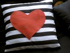 Dia dos Namorados: Aprenda a fazer uma almofada romântica sem costura