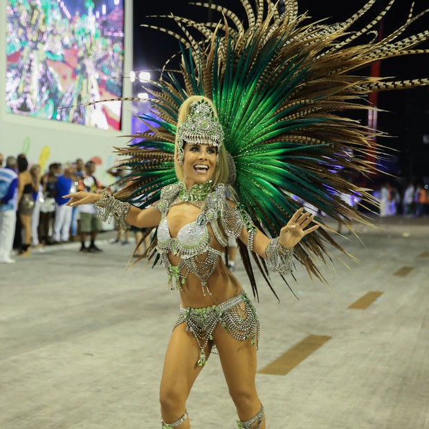 Wanessa desfilando pela Mocidade (Foto: Manuela Scarpa/Brazil News)