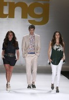 Giovanna Antonelli, Reynaldo Gianecchini e Tainá Müller desfilam na terceira noite do Fashion Rio