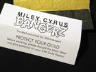 Miley Cyrus disponibiliza seda de ouro para os fãs em turnê