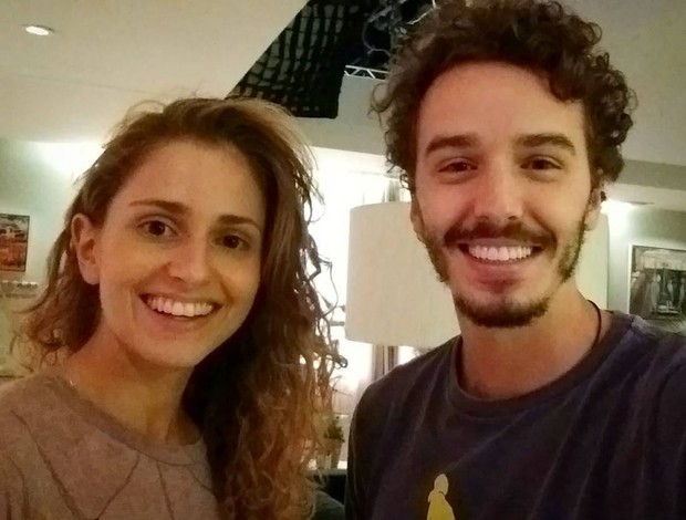 Carol Duarte e Gabriel Stauffer nos bastidores de A Força do Querer (Foto: Reprodução/Instagram)