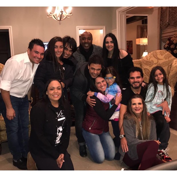 Luciano Camargo mostra encontro em família (Foto: Reprodução/Instagram)