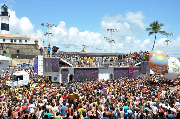 Ivete Sangalo e convidados em Salvador (Foto: Elias Dantas/Ag. Haack)