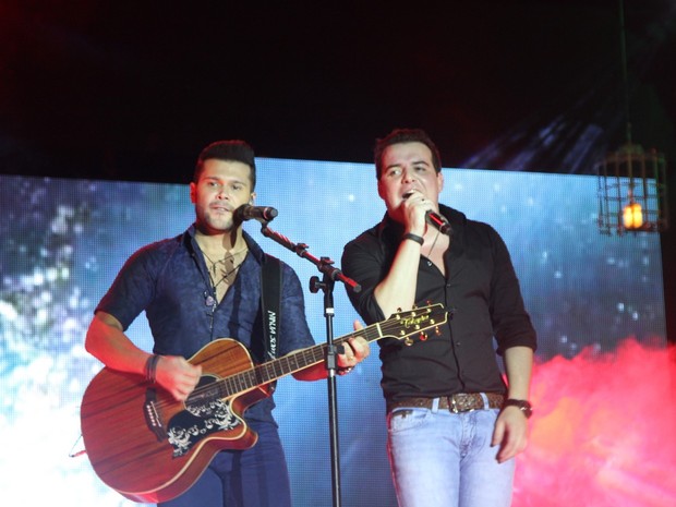 Dupla Marcos e Belluti em show em São Paulo (Foto: Thiago Duran/ Ag. News)