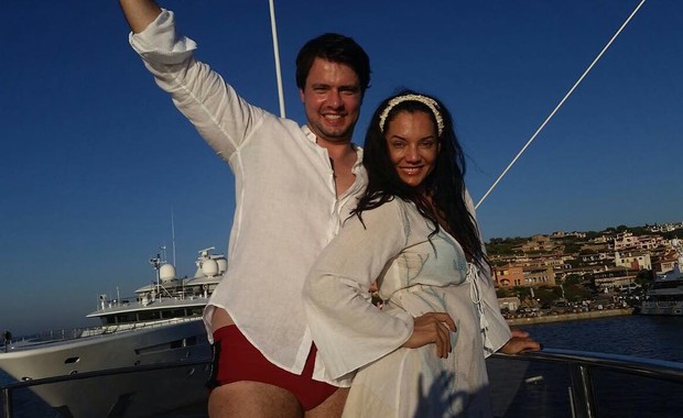 Mônica Carvalho com o marido  (Foto: Instagram / Reprodução)