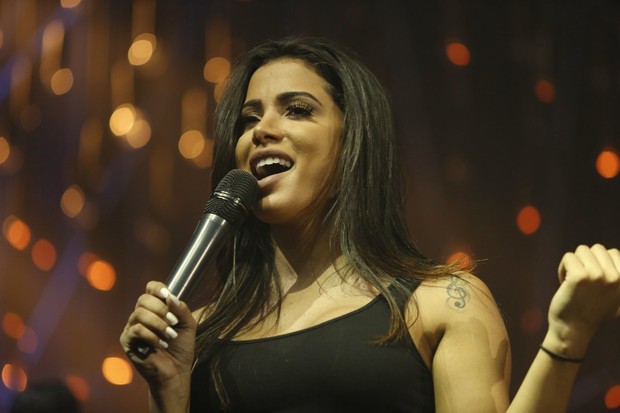 Anitta no ensaio do programa Música Boa ao vivo (Foto: Marcos Serra Lima/EGO)