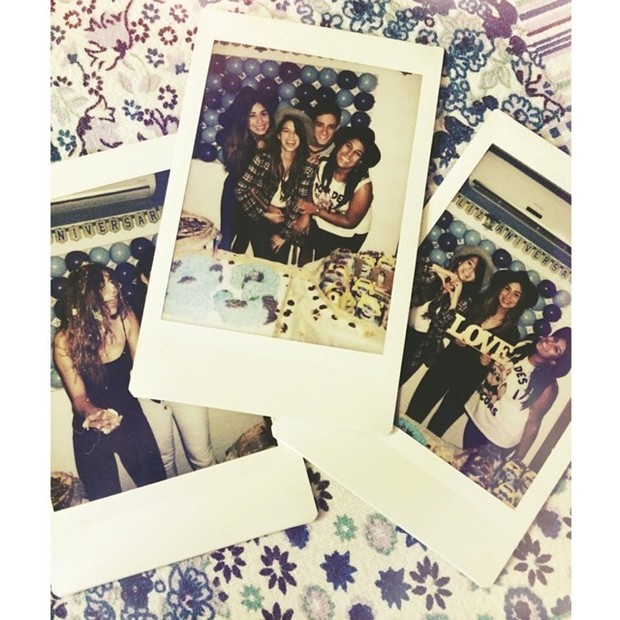 Bruna Marquezine em festa com amigos (Foto: Instagram/ Reprodução)
